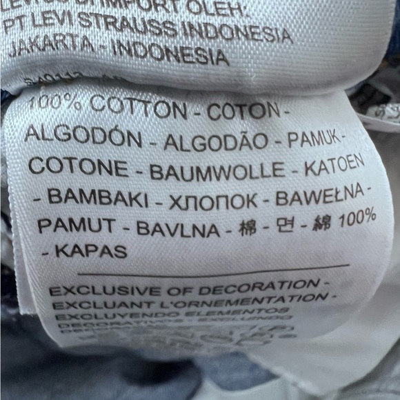 Levi's Wedgie Jeans Distressed Button Fly Raw Hem Size 26 - Picture 9 of 14